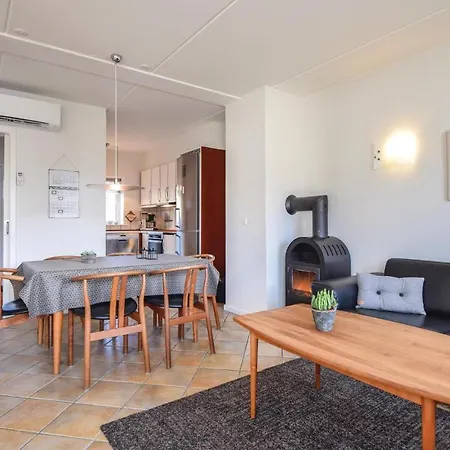 Nice Home In Blavand With Wifi Ferienhaus